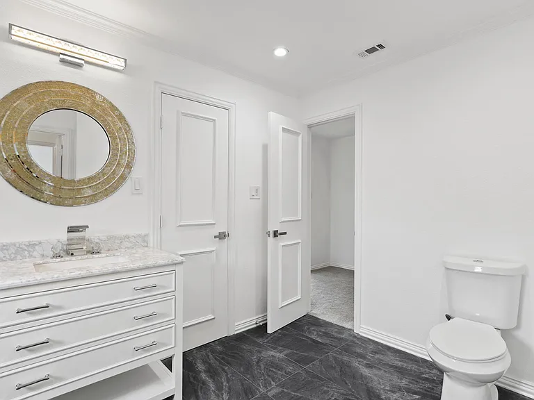 914 Edgemeer Ln — Photo 24