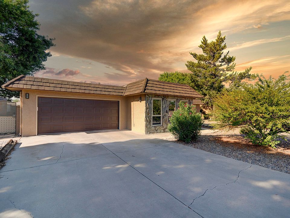 1st image of 7916 Sartan Way NE