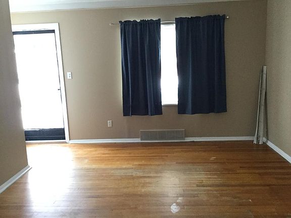 4th image of 26723 Lorenz St