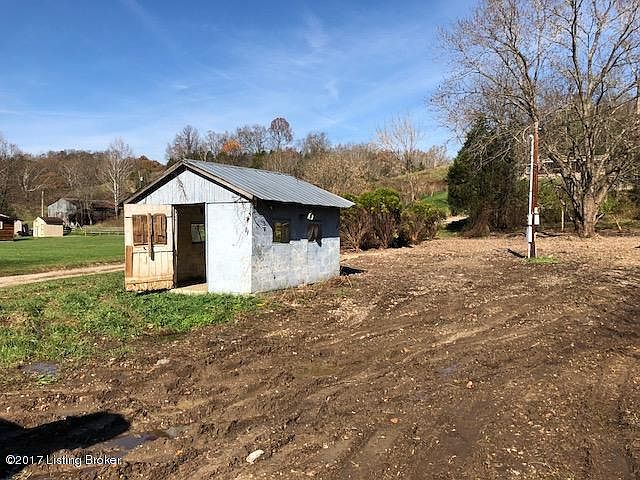 2nd image of 2722 Patton Creek Rd