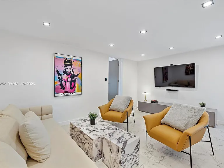 501 NW 46th St — Photo 36