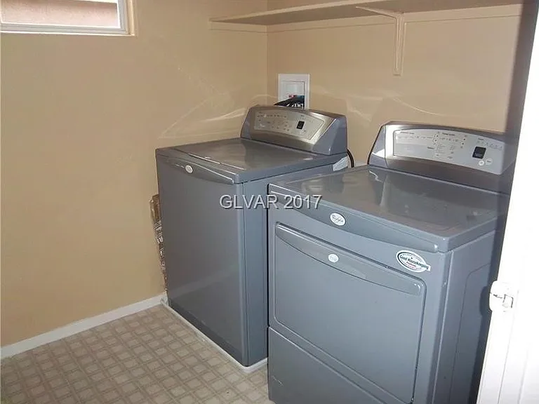 3761 Hollycroft Dr — Photo 13