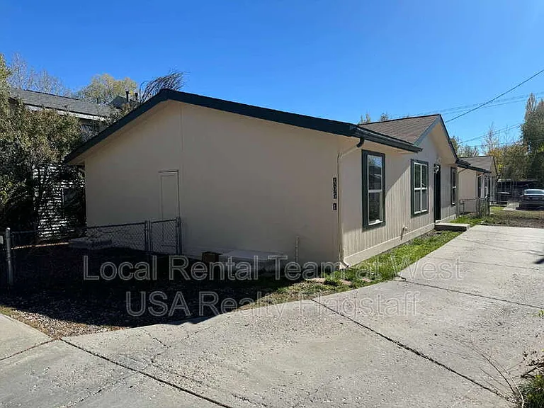 405 W Phoenix Ave #1 — Photo 3