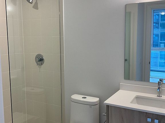 5th image of 10 Gatineau Dr #915