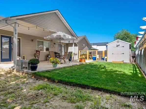 1915 W Lake Pointe Ct, Nampa, ID 83651