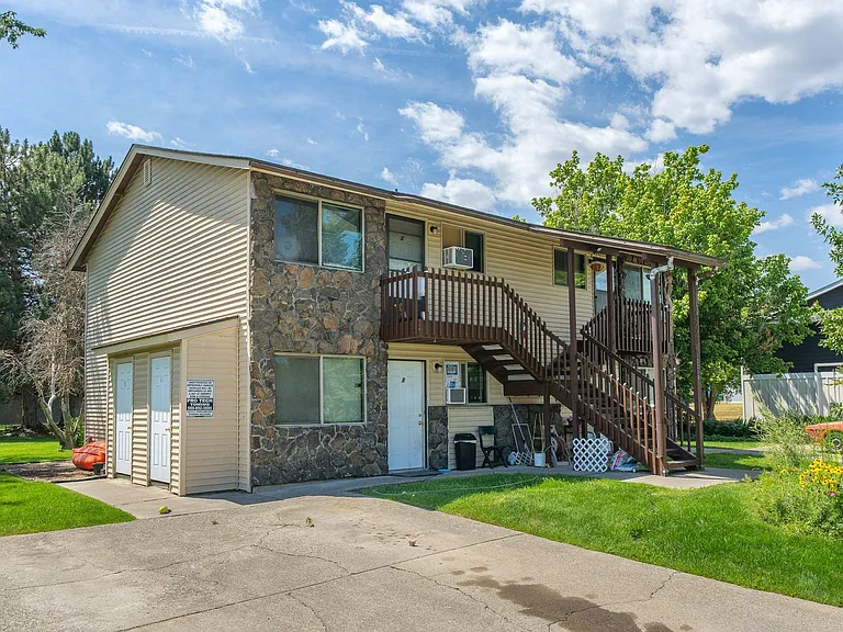 12210-12218 E Lenora Dr — Photo 12