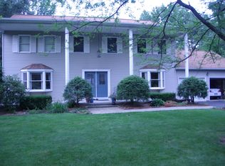 96 Pheasant Rdg, Niskayuna, NY 12309