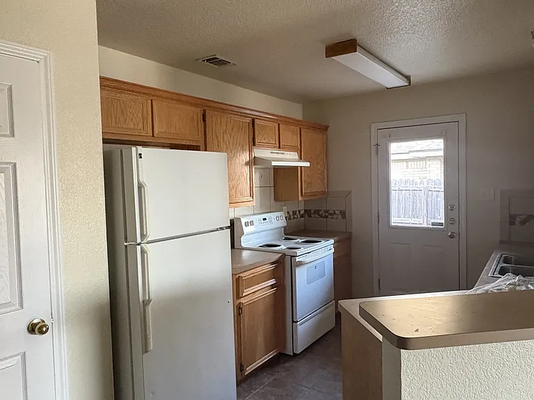 1207 Cinch Dr #B — Photo 3