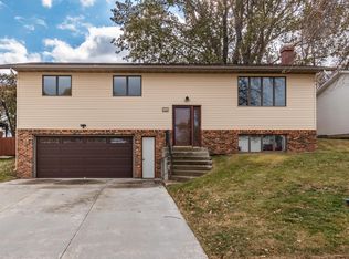 1313 16th St SE, Mandan, ND 58554