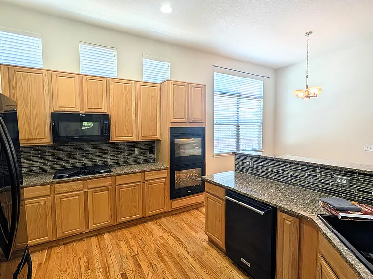221 Homestead Pkwy — Photo 18