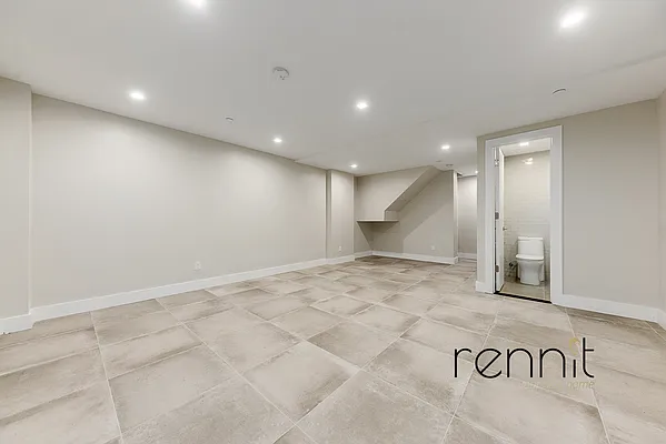 Rented by Rennit Inc. | media 6