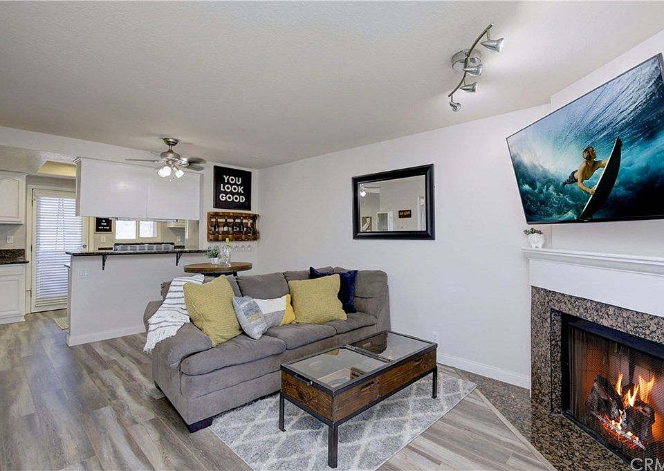 1st image of 2331 E 10th St APT 203