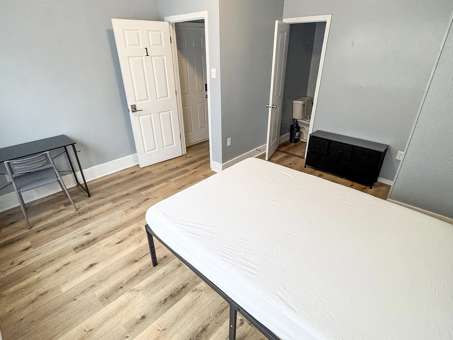 4 bed, 2.0 bath, 1400 sqft, $1,027 — Photo 1