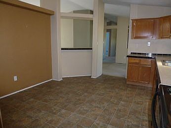 5th image of 916 E Pinon St