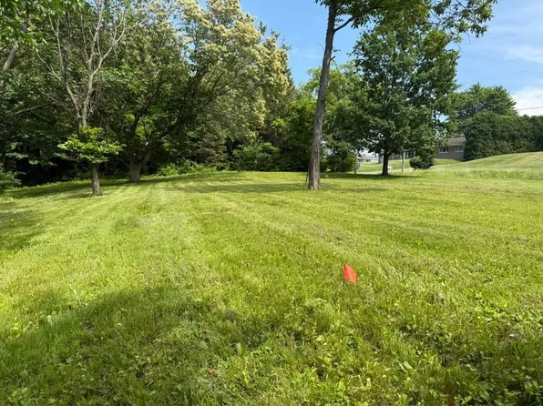 5913 Hillhaven Dr, Erie, PA 16509