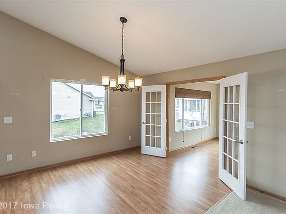 5th image of 6078 Sheffield Cir