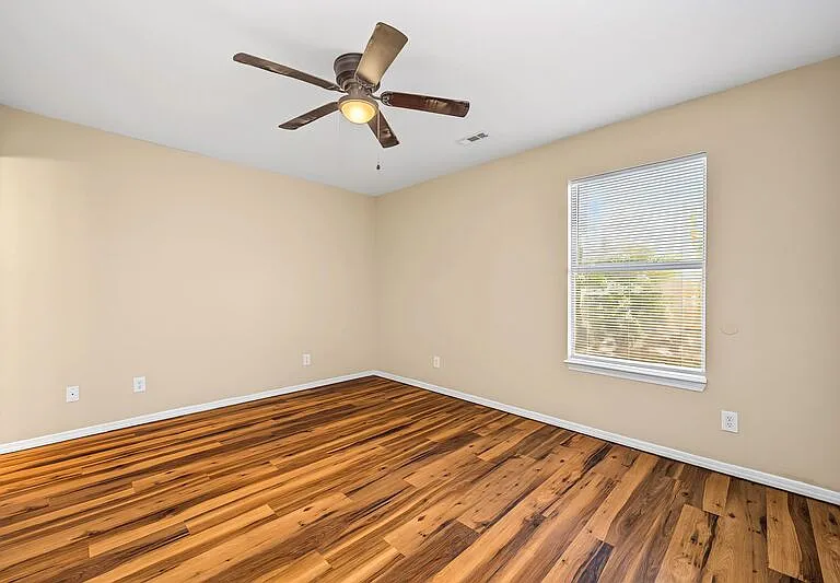 302 Parkcrest Dr — Photo 12