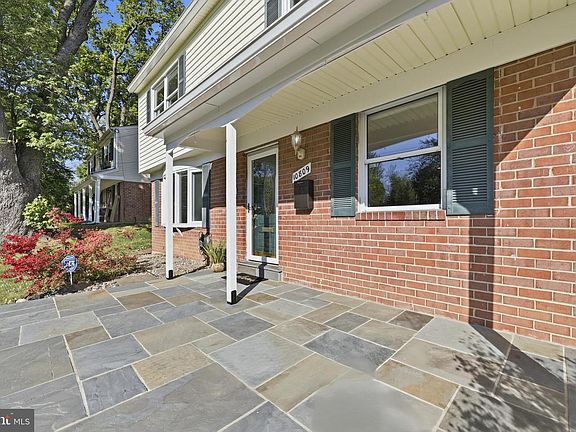 3rd image of 10809 Drumm Ave
