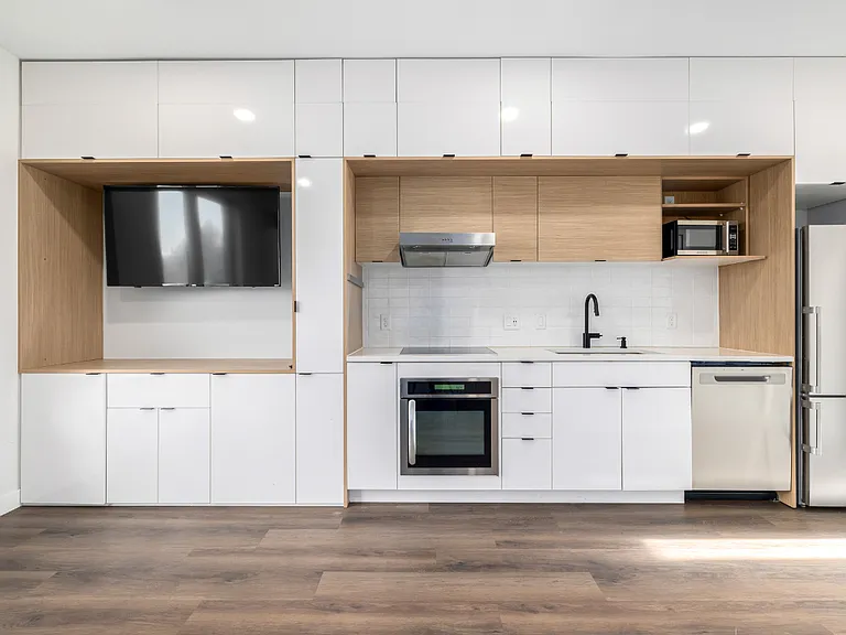 2120 N Downing St #305 — Photo 2