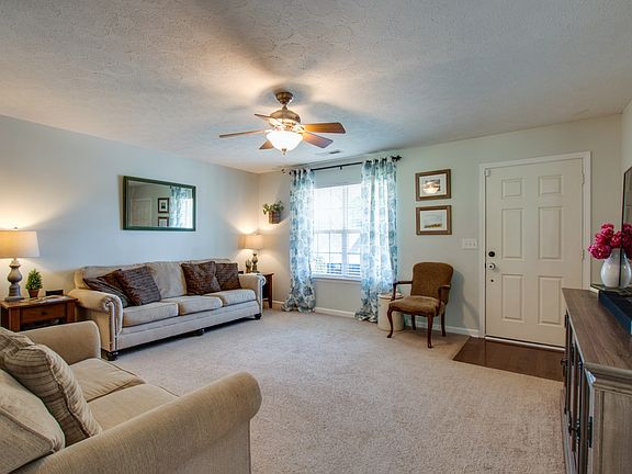 5th image of 305 Niagra Ln