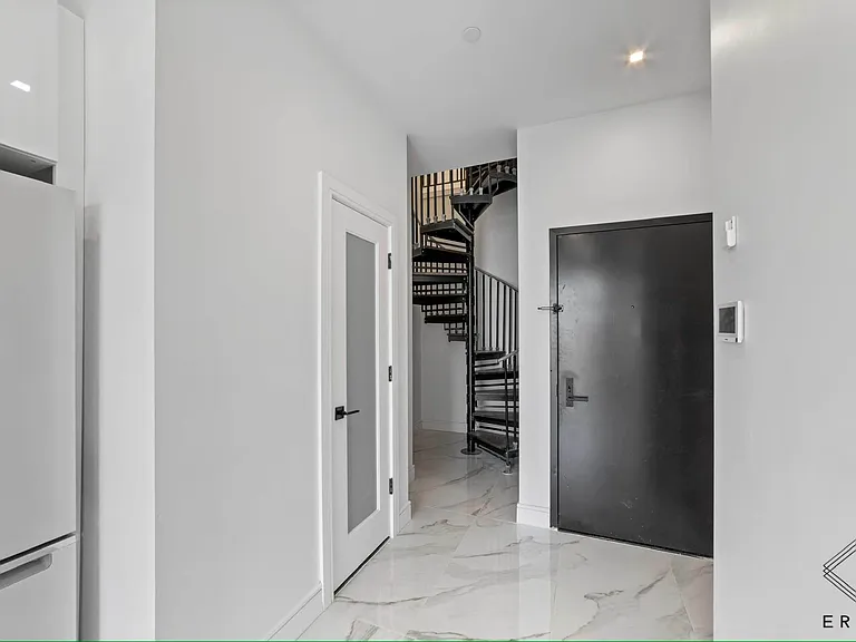 1541 Dean St #306 — Photo 3