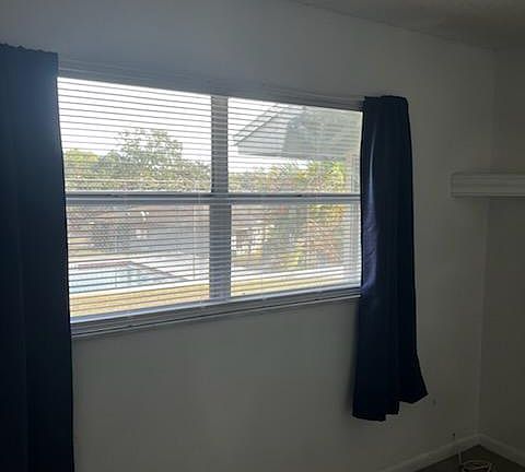 5th image of 7101 Balboa Dr