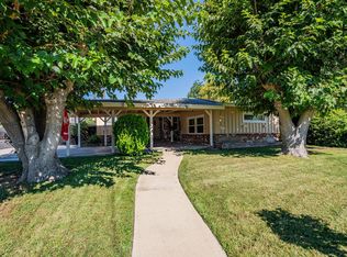 8209 Geyser Ave, Reseda, CA 91335