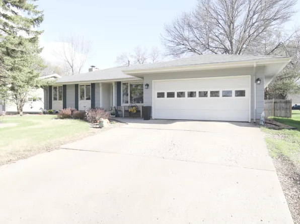 626 16th Ave NE, Aberdeen, SD 57401