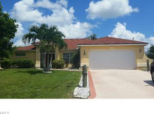 227 SE 27th Ter, Cape Coral, FL 33904