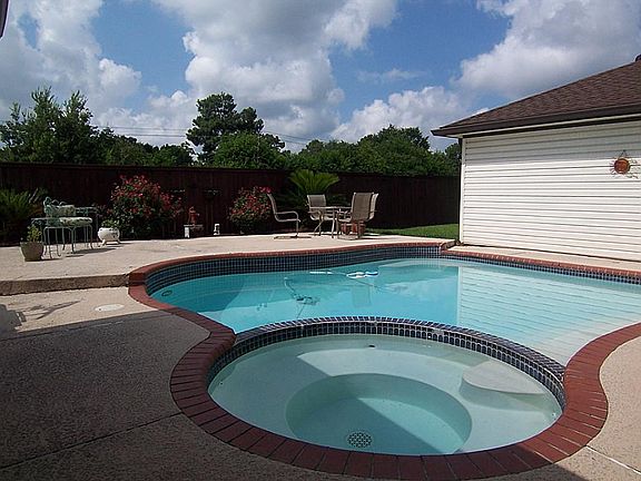 Come splish splash in the heated pool/spa!