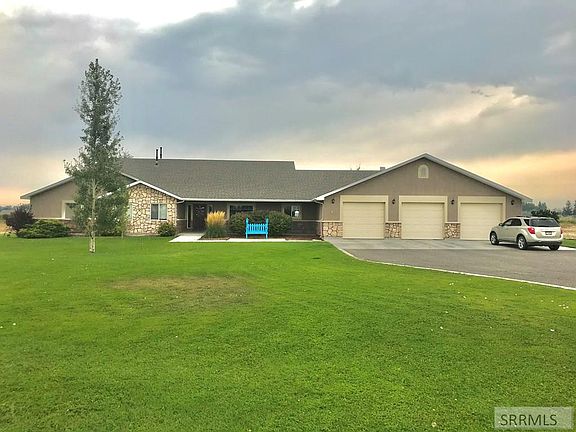 3rd image of 3816 Taylor Ln