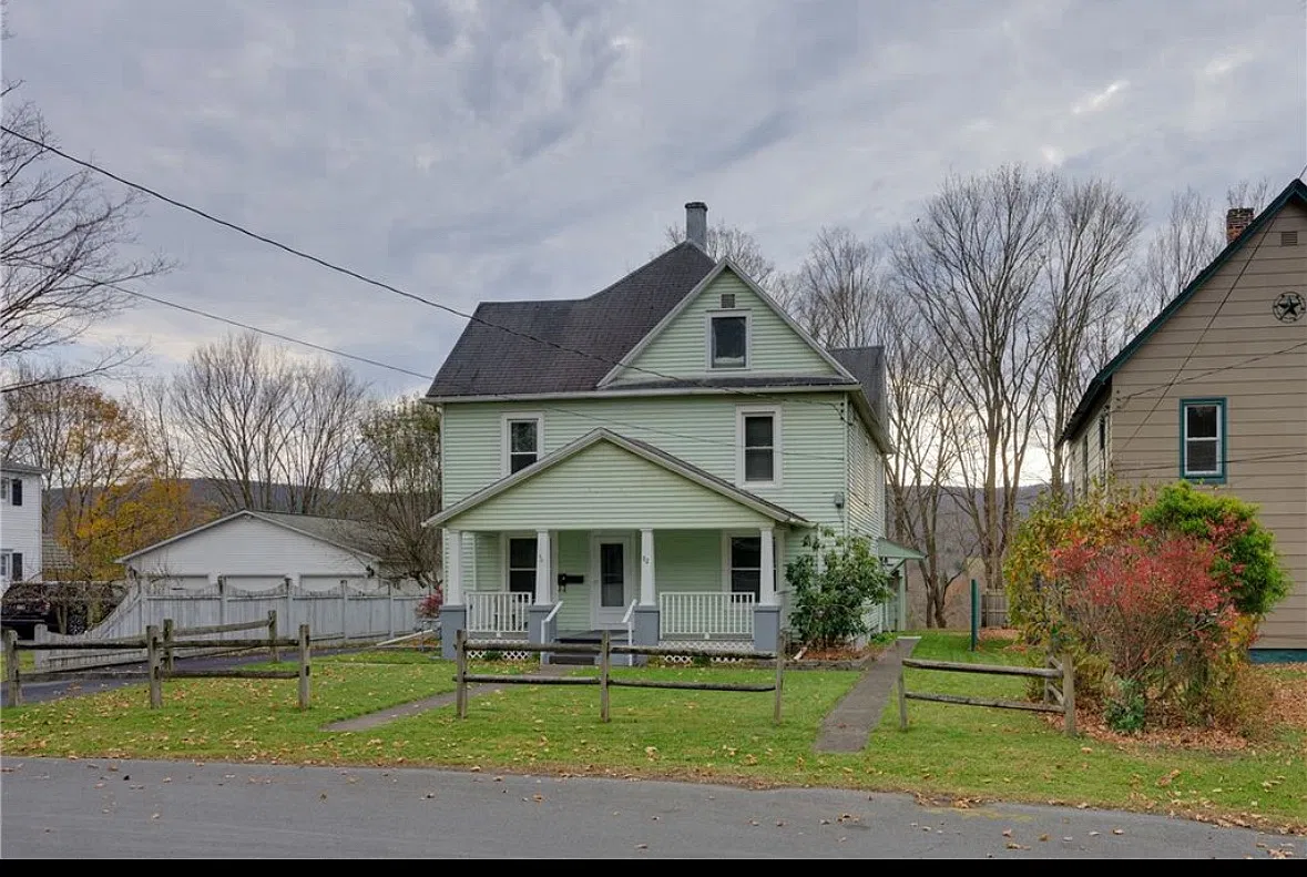 3 bed, $1,850 — Photo 2