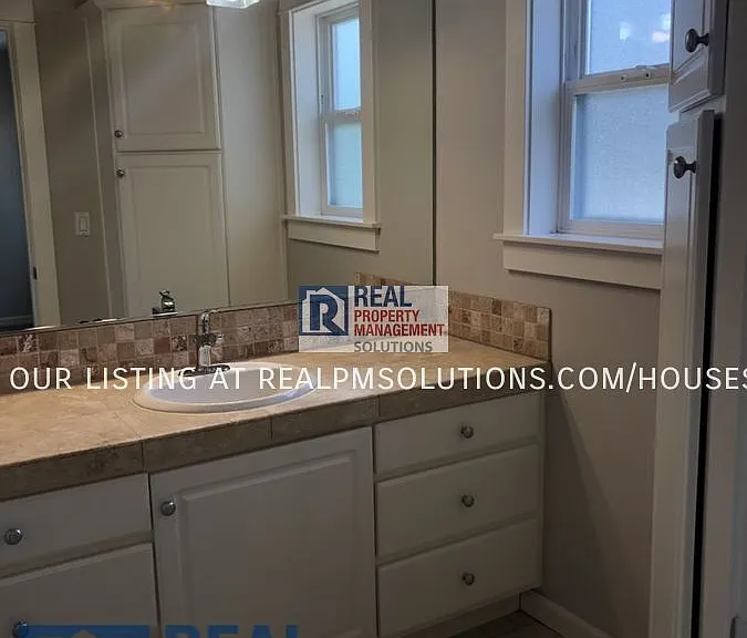 933 SE Clatsop St — Photo 18