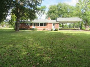 445 Meadow Lane Dr, Savannah, TN 38372