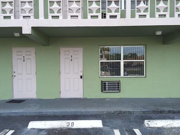 4th image of 2716 Vandiver Dr APT 3B