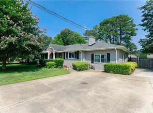 217 Essex Dr, Chesapeake, VA 23320