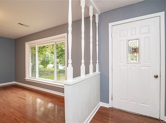 3rd image of 7709 Richie Ave