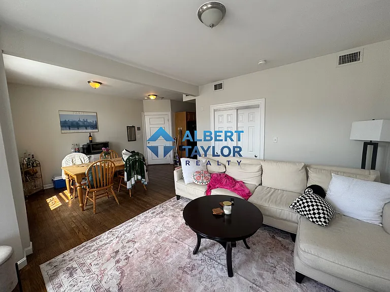 1942 Beacon St #1 — Photo 24