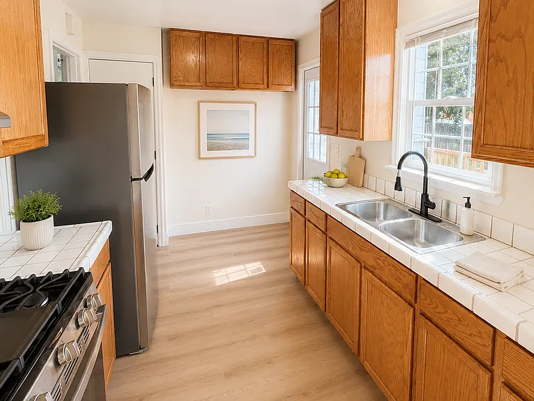 663 Pierce St — Photo 14