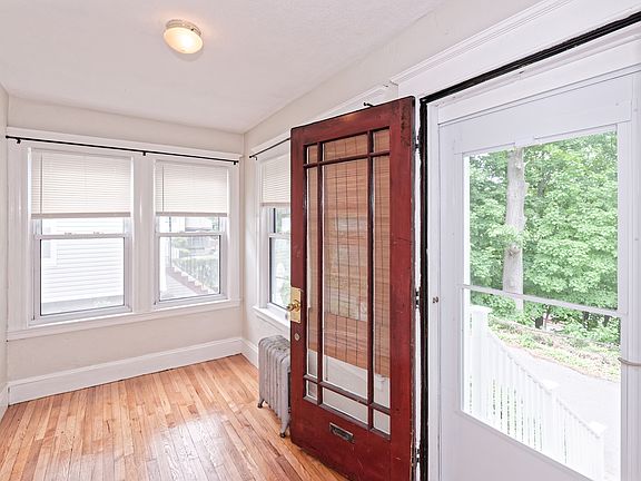 Mudroom, reading nook or small office area