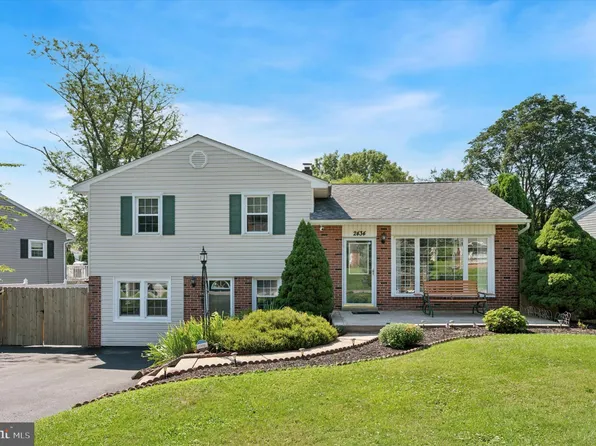 2434 W Helms Mnr, Upper Chichester, PA 19061