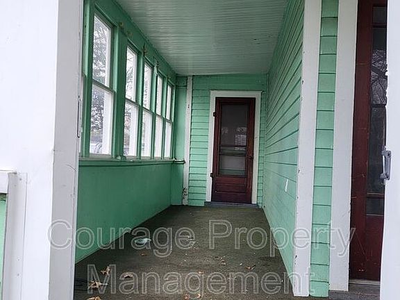 5th image of 215 Bloomer Ave