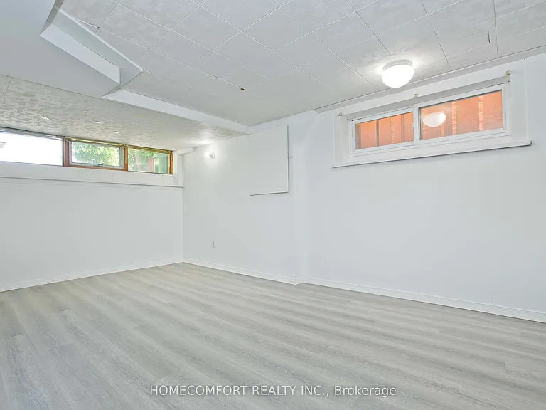 247 Parkview Ave — Photo 28