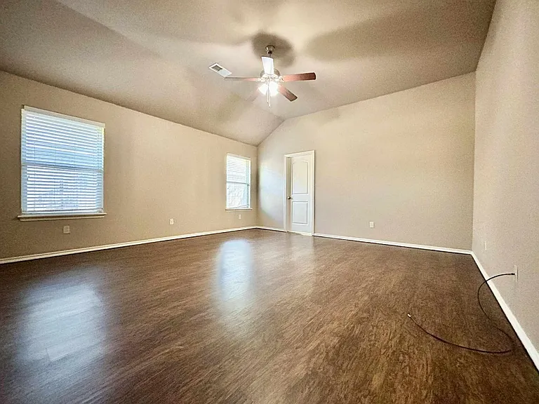 2222 Brook Dr — Photo 10