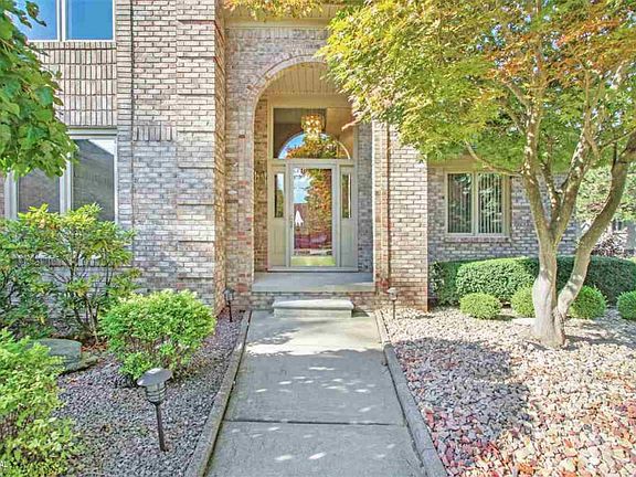 3rd image of 52027 Estates Ct