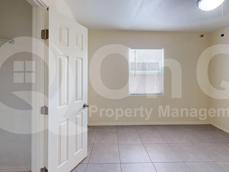 3917 S Liberty Ave — Photo 9