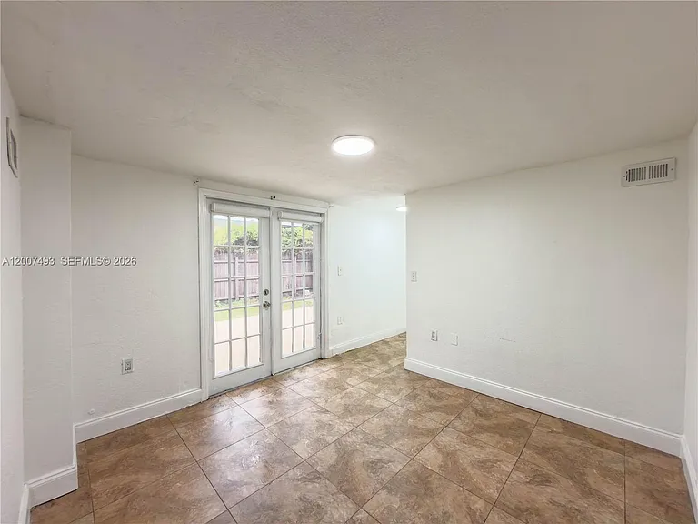 410 Pinecrest Dr — Photo 14