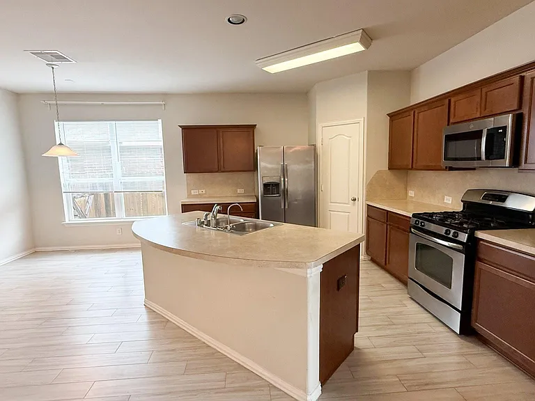 2338 Beacon Brook Ln — Photo 7