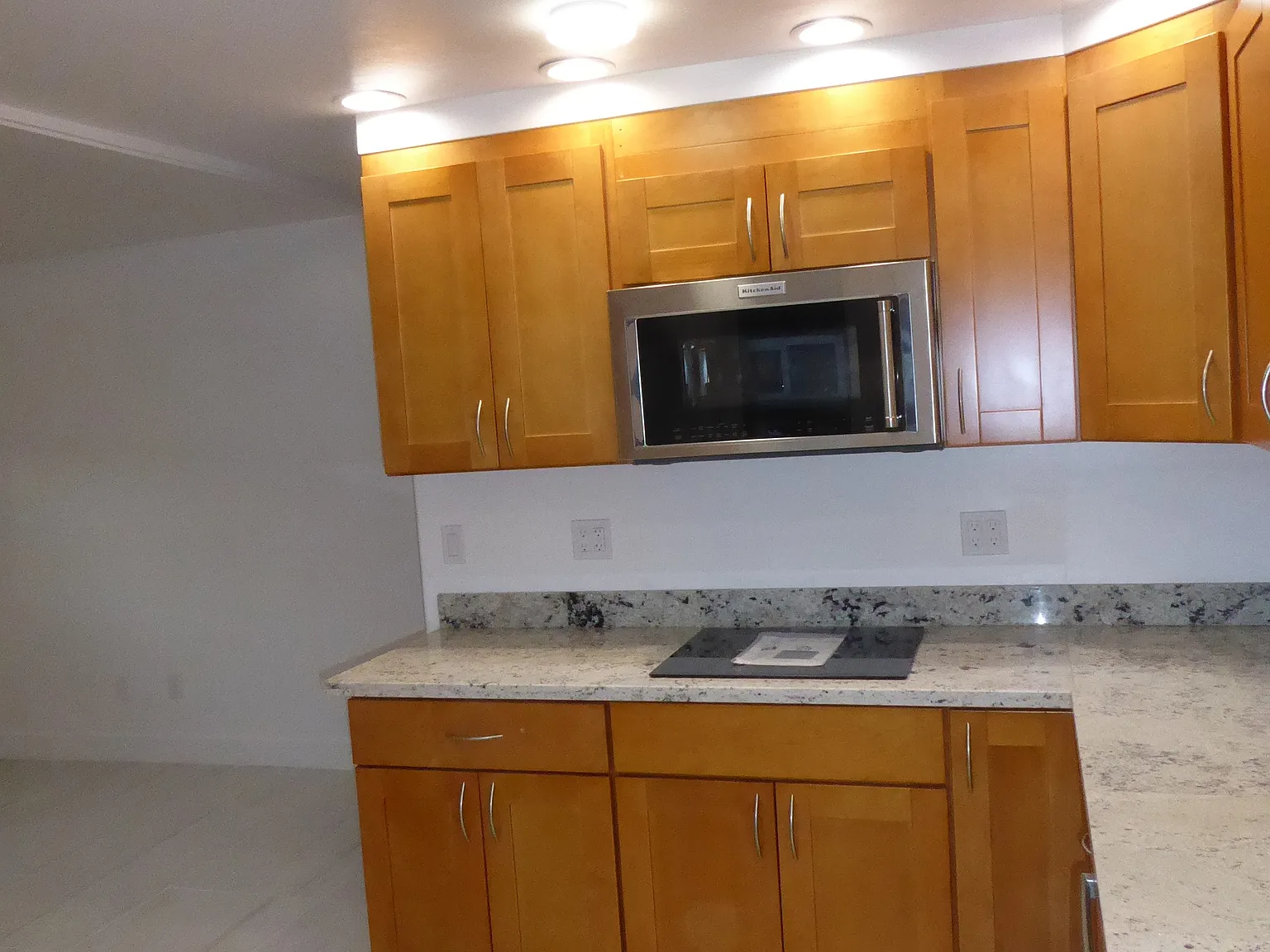 2 bed, 1025 sqft, $4,500 — Photo 4