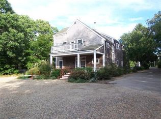 489 State Rd, Vineyard Haven, MA 02568